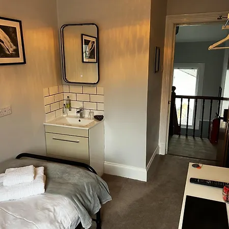 Greystoke House 4* كيسويك