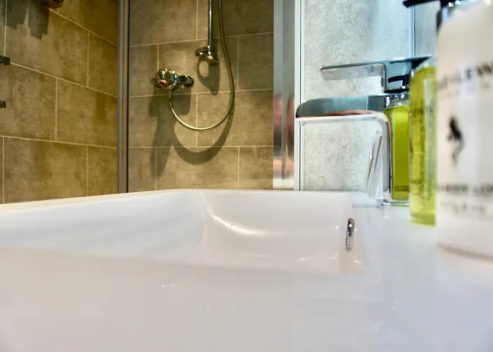 Greystoke House 4* كيسويك