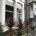Bed & Breakfast Greystoke House