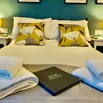 Greystoke House 住宿加早餐酒店 4*