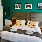 Bed & Breakfast Greystoke House